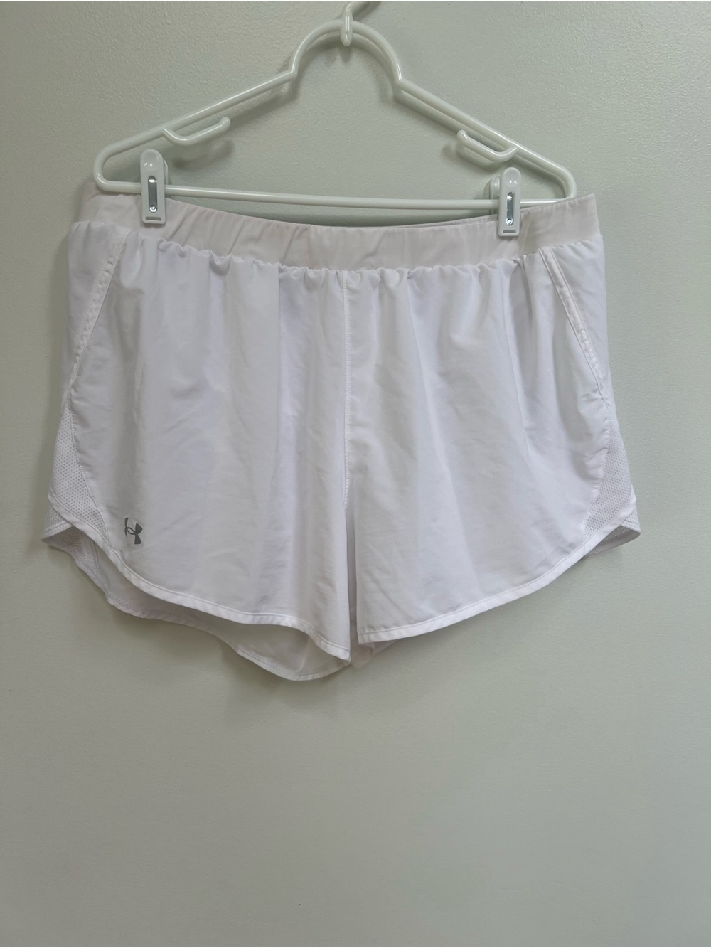 Under Armour HeatGear Running Shorts XXL White Athletic Gym Shorts